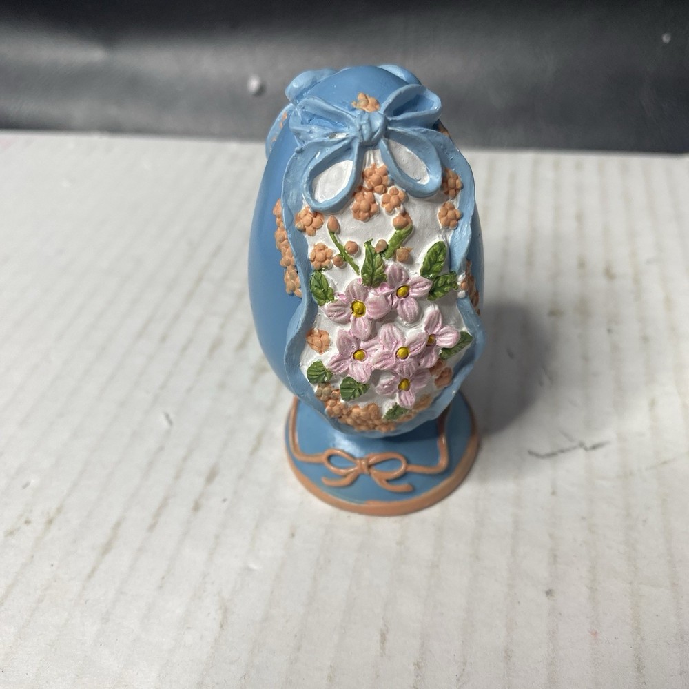 2 Vintage Easter Eggs Ceramic FLORAL Design Raised With Display 3D Loomco