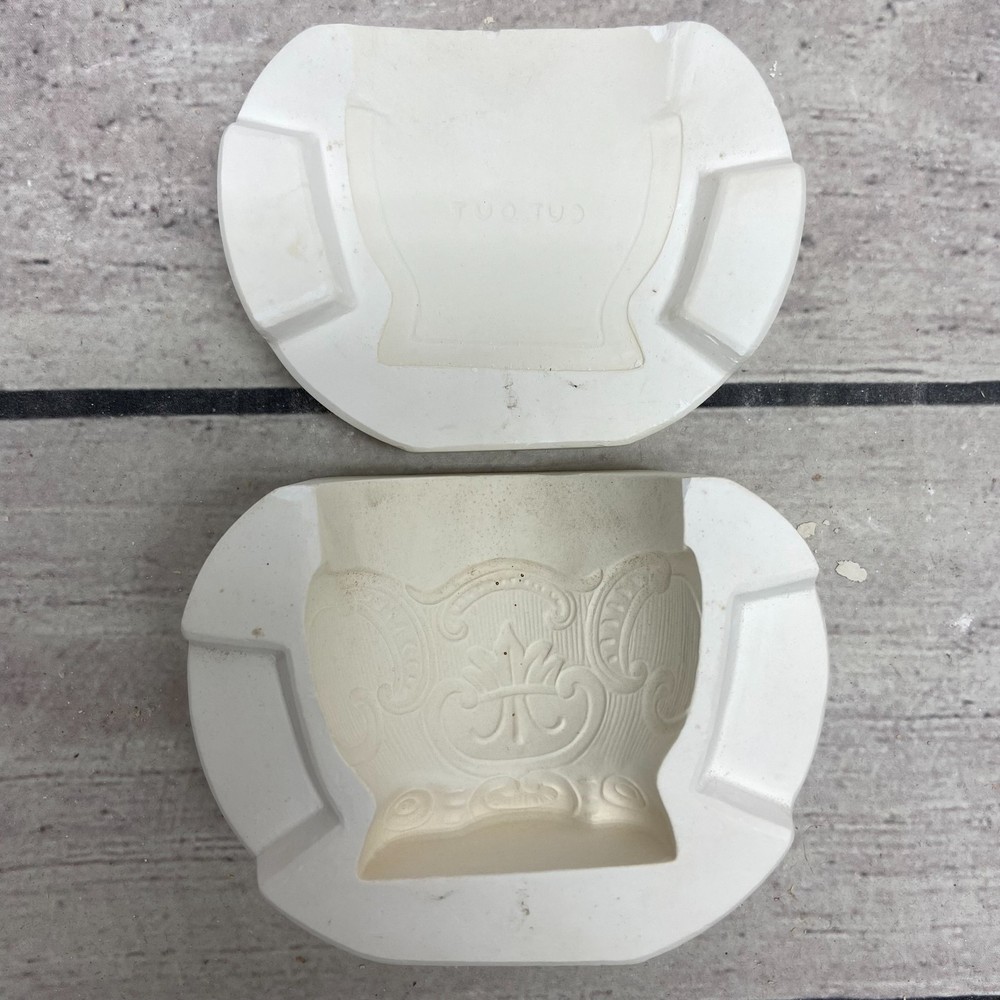 1993 Alberta’s Ceramic Casting Mold Decorative Ashtray #HC-4286