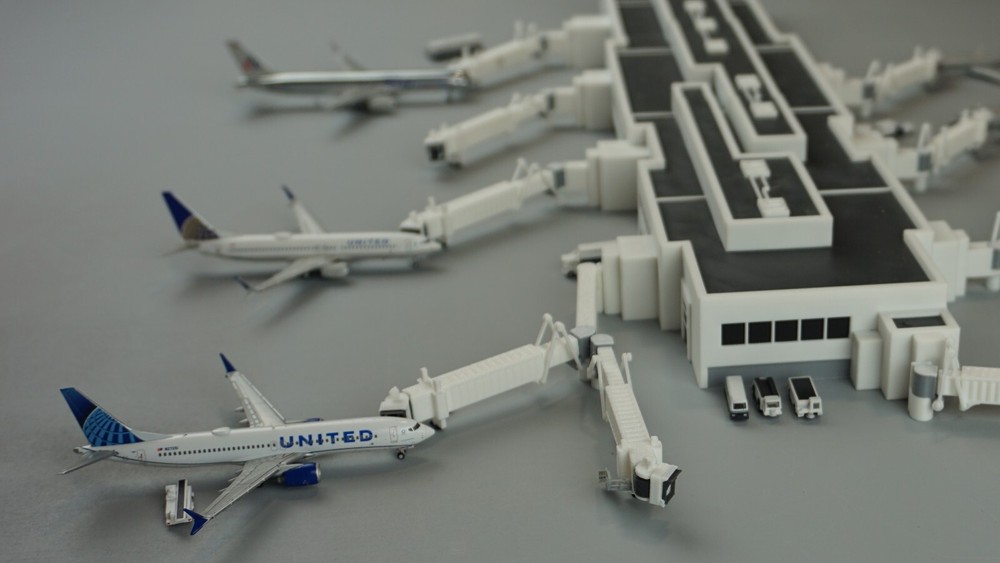 1:400 Model Airport Terminal | Concourse | Clipper Models