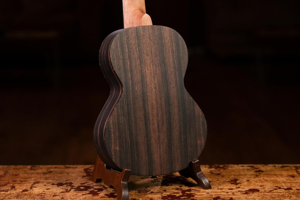 Ortega RGL5EB Guitarlele
