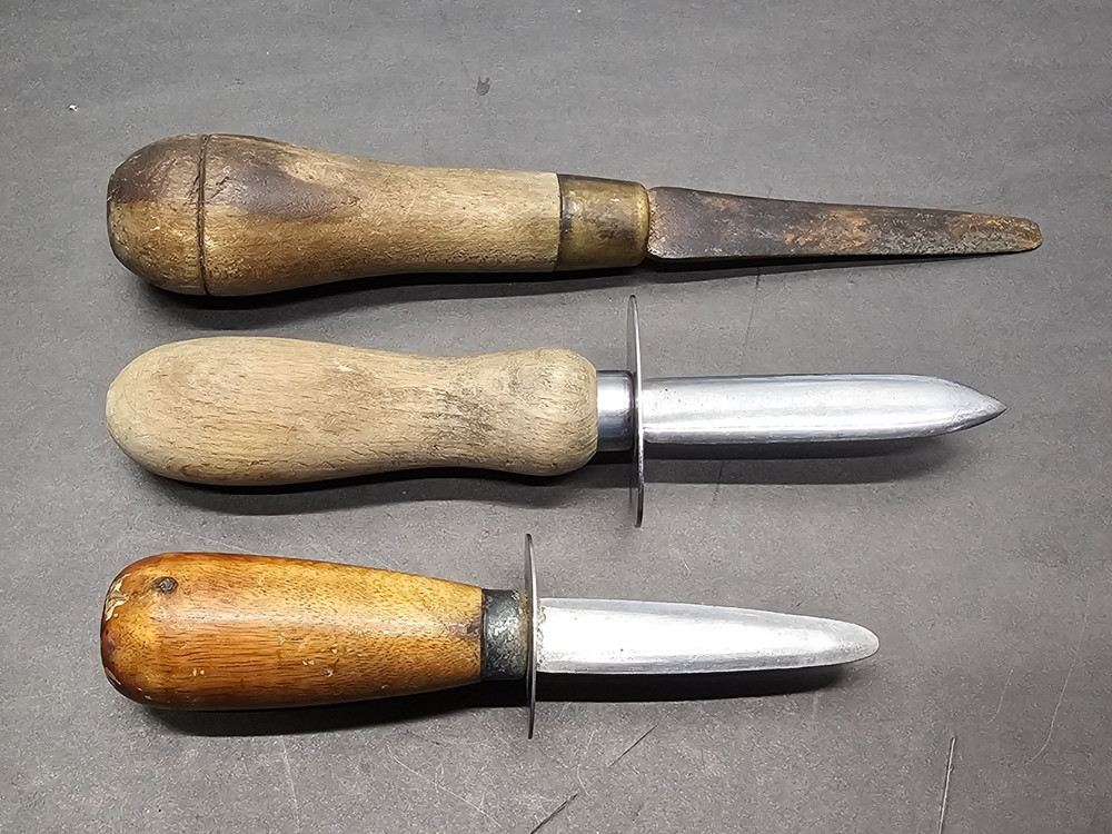 3 Vintage Wood Handle Short Daggers