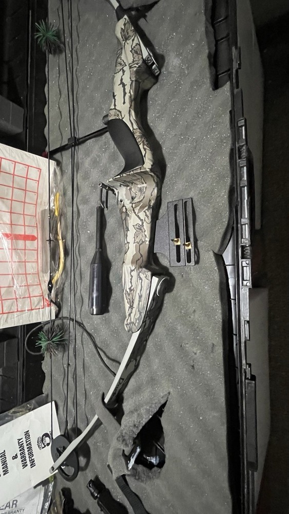 Darton Camouflage Recurve Bow with Case, Accessories & Technical Service Manual