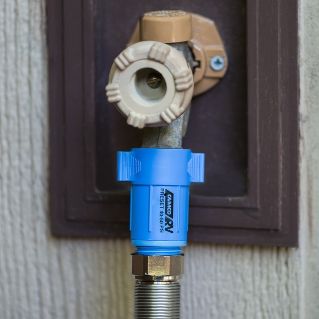 Camco Water Pressure Regulator Plastic Eng/Fr LLC 40143