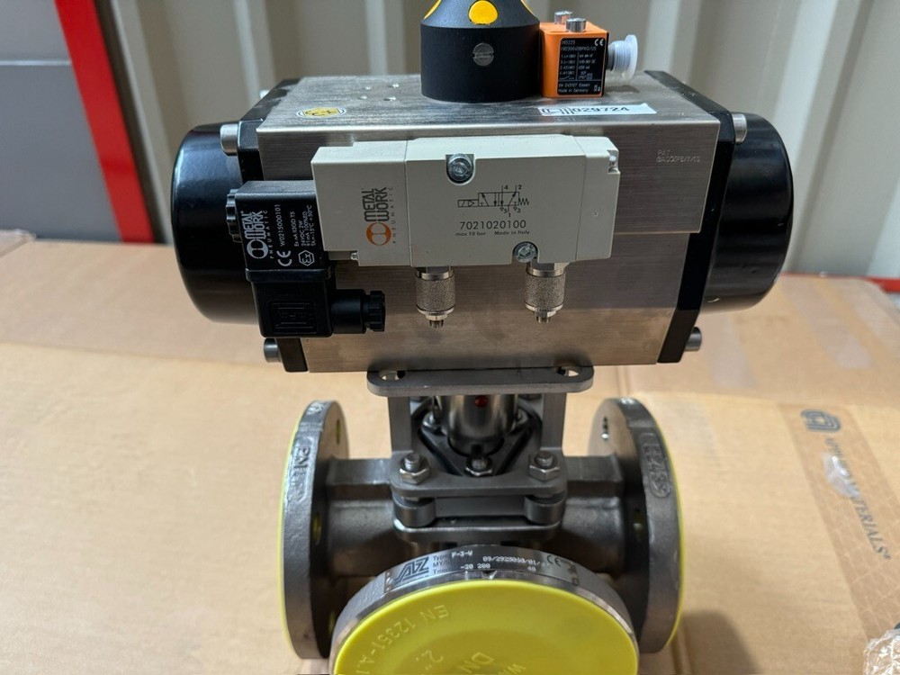 TRI-MATIC, Pneumatically driven AZ 3-way ball valve, (TA34500)