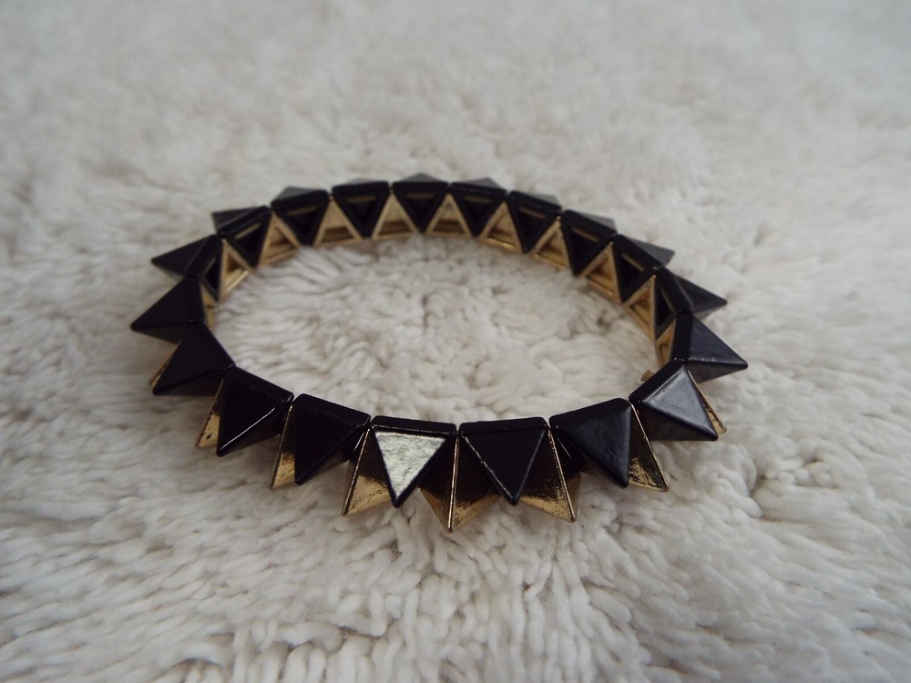 Goldtone Black Spike Stretch Bracelet (A67)