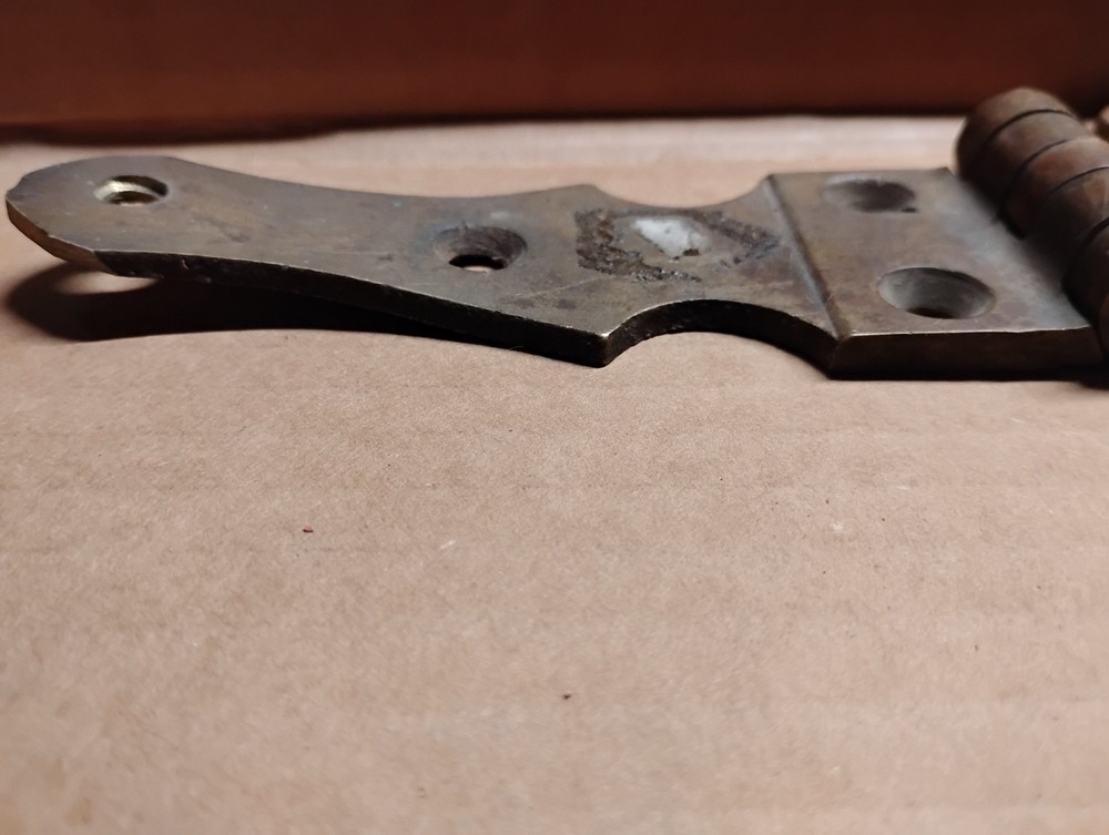4 VINTAGE CAST BRASS HINGES K-Process