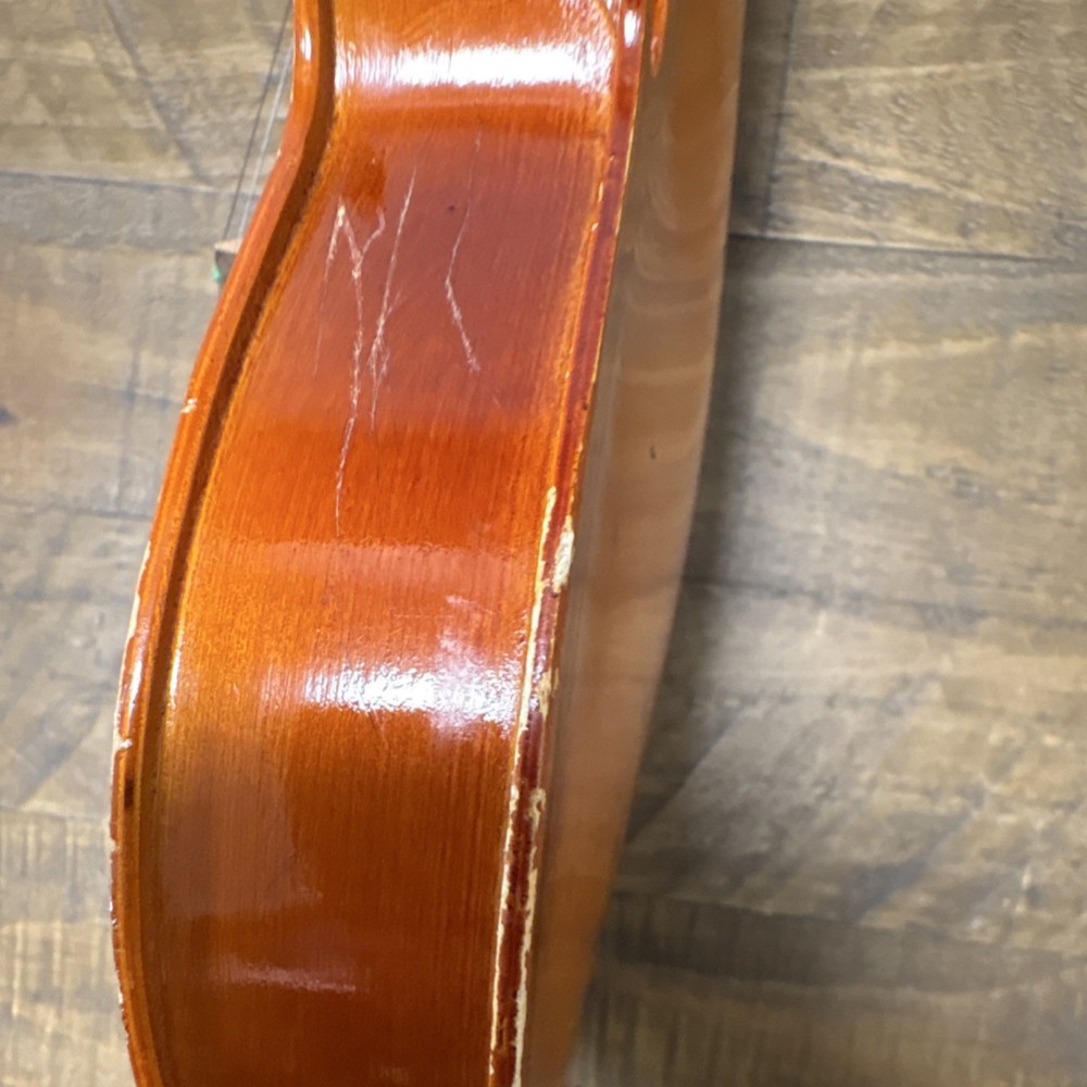 Functional Unmarked Full Size Violin W/ Chin rest