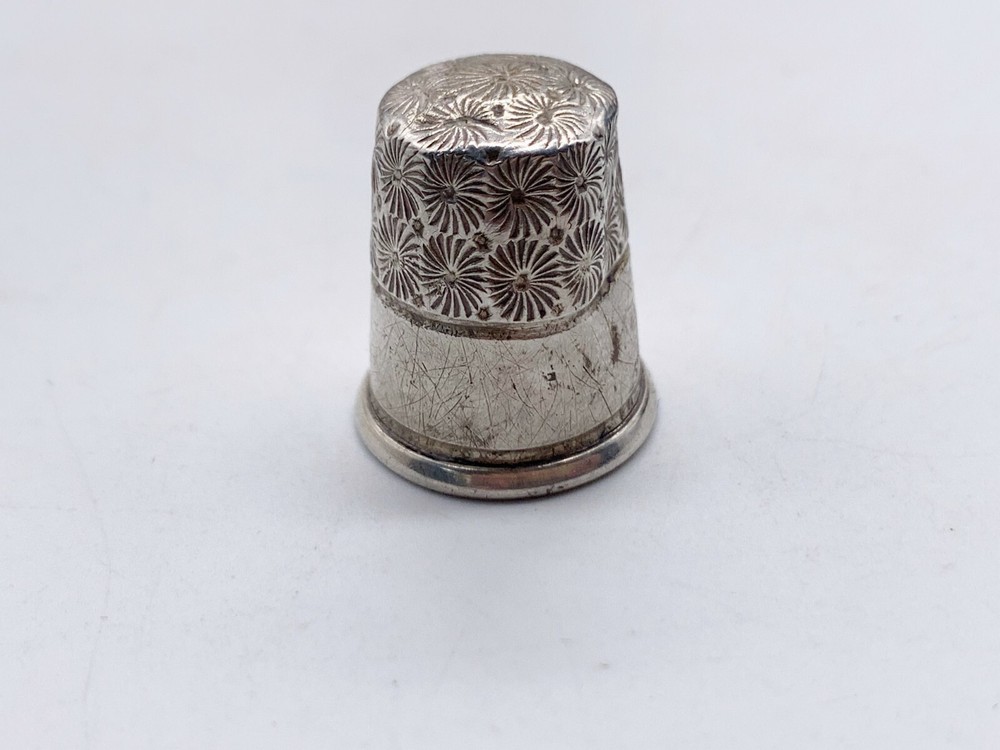 VINTAGE SOLID STERLING SILVER CHARLES HORNER 8 SEWING THIMBLE