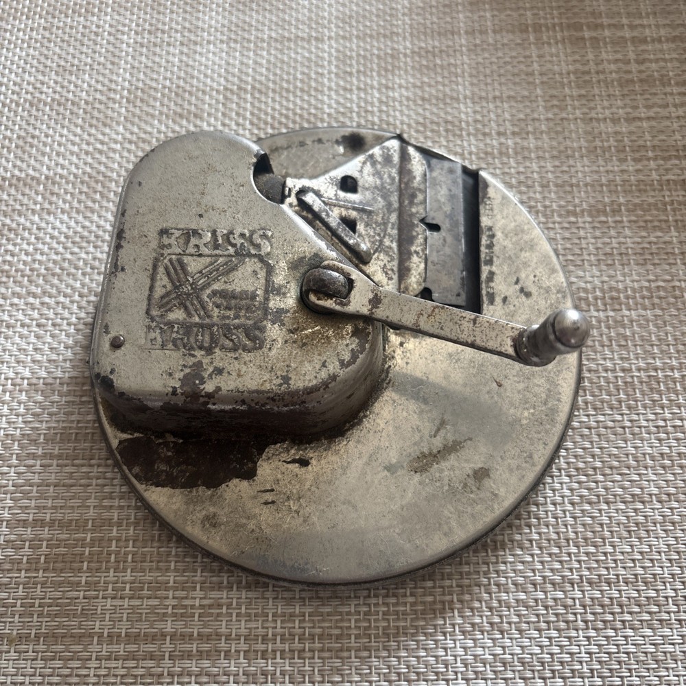 VINTAGE KRISS KROSS STROPPER RAZOR BLADE SHARPENER