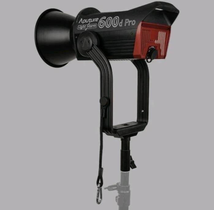 Aputure Light Storm LS 600D Pro Daylight LED Light V Mount
