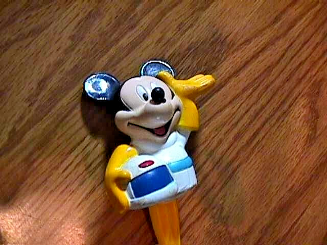 VINTAGE DISNEY MICKEY MOUSE BUBBLE WAND BLOWER