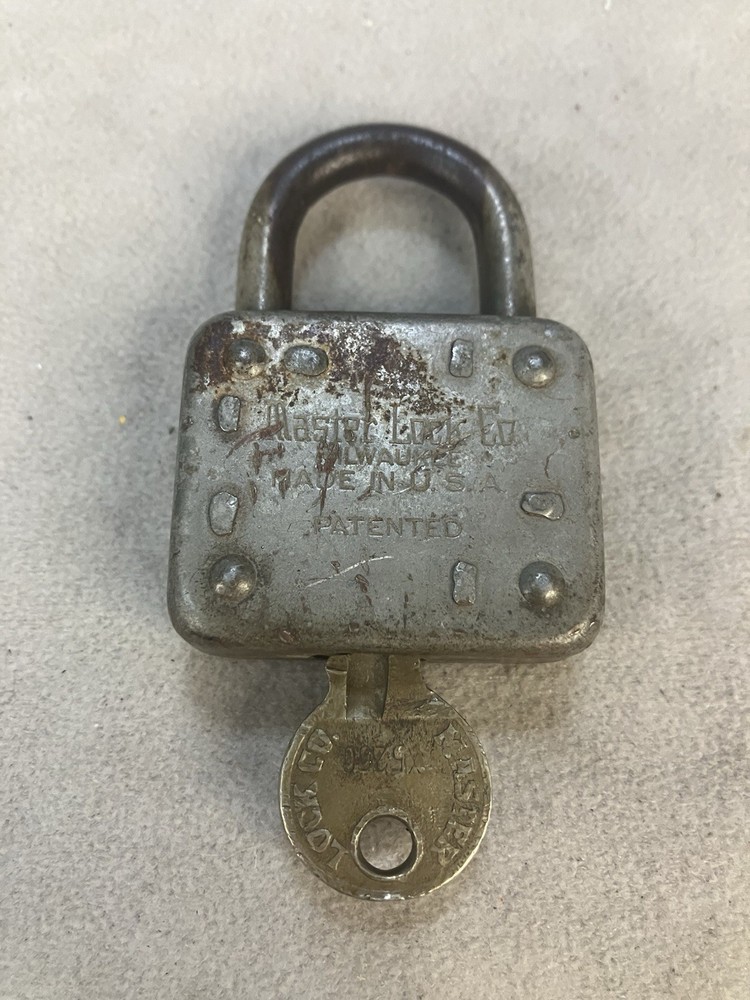 Vintage Master Lock Co Padlock