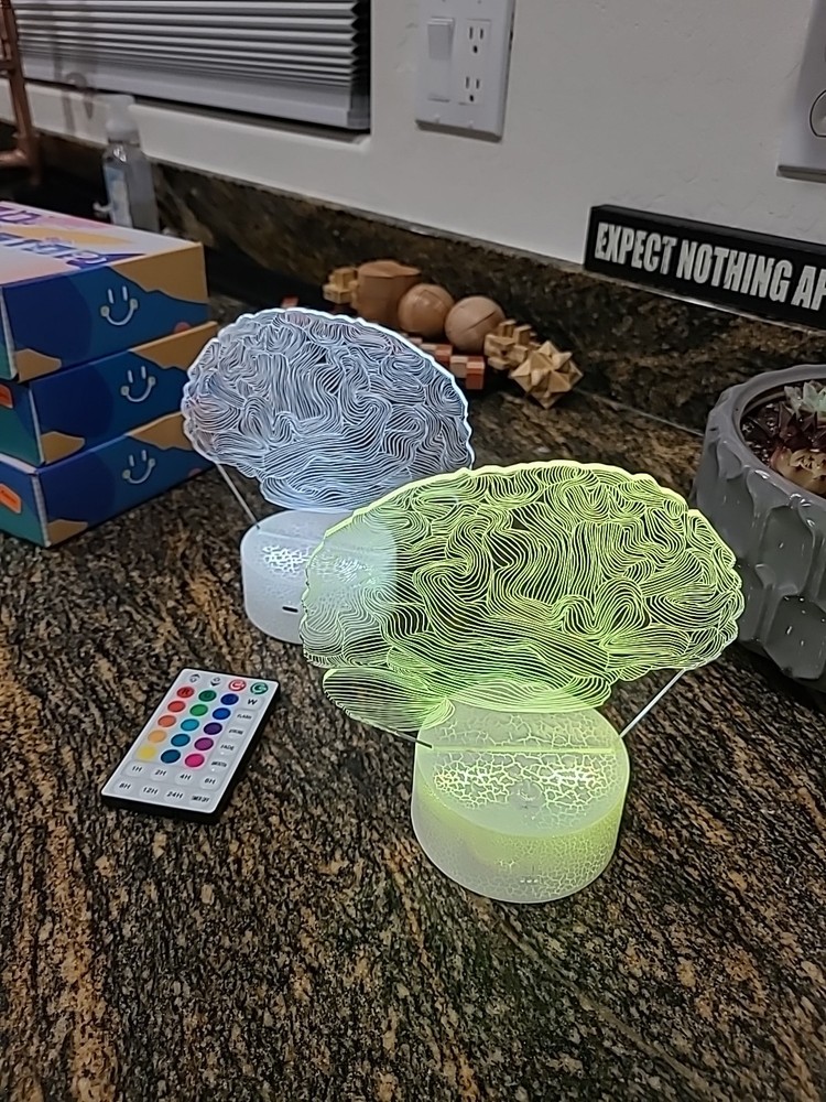 3D Illusion Lamp. Remote Control And Colour Change. Brain New
