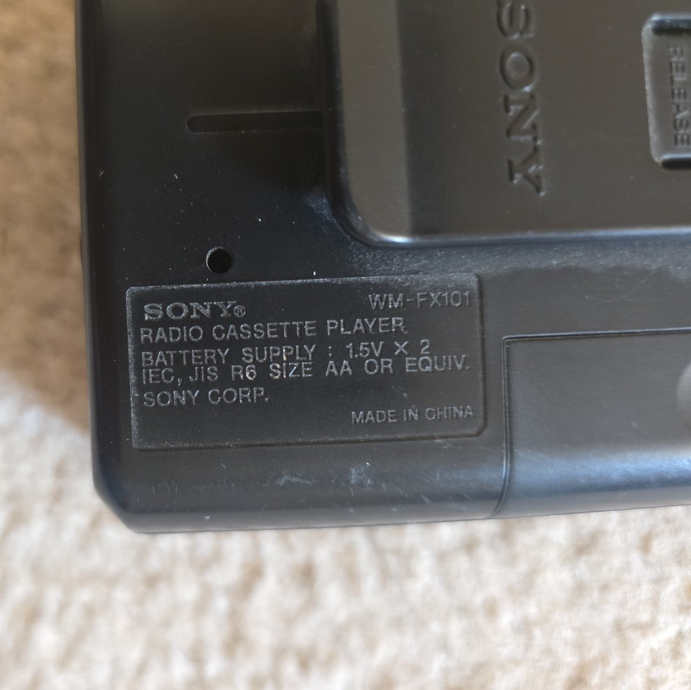 Sony Walkman WM-FX101 AM/FM Cassette Player