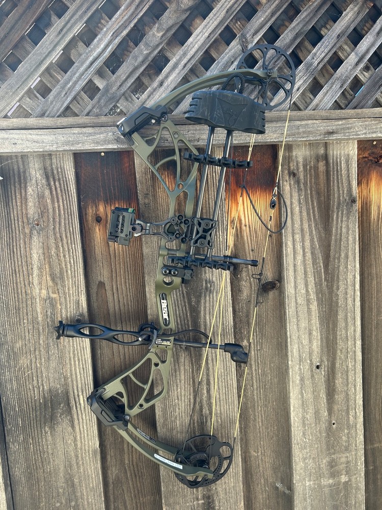 Bear Archery Whitetail Legend compound bow