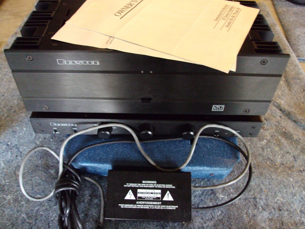Bryston BP 20 Preamp + 3B ST Power Amp Excellent