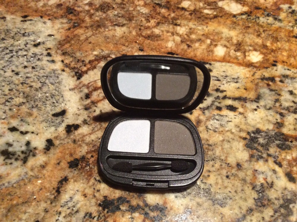 BeautiControl Indulgence Eye Shadow Duo New Plastic Packaging