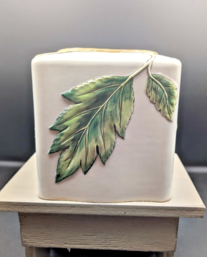 Fitz and Floyd Classics Manhattan Garden Ceramic Tissue Box Cover