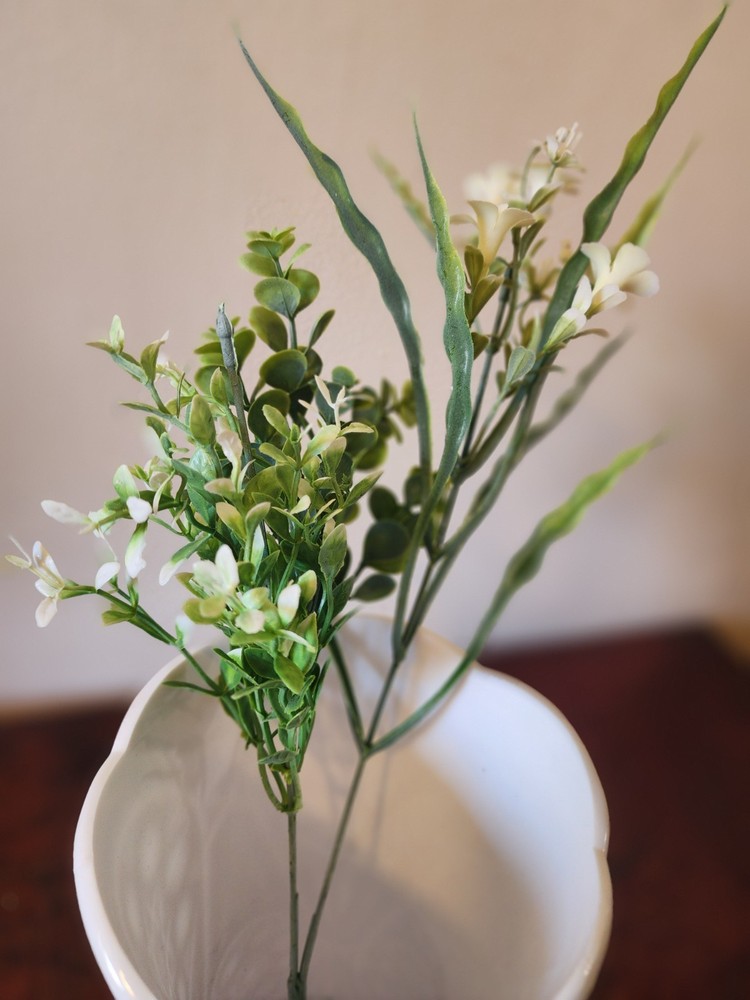 19” Eucalyptus Springerii Seeded Cluster • Faux Greenery Stem
