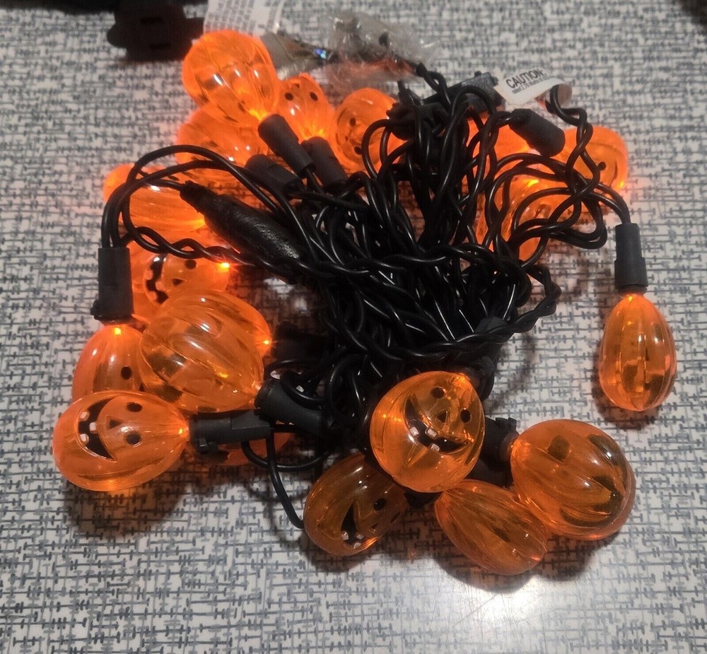 2010 Crazed Carving Pumpkin LED String Lights