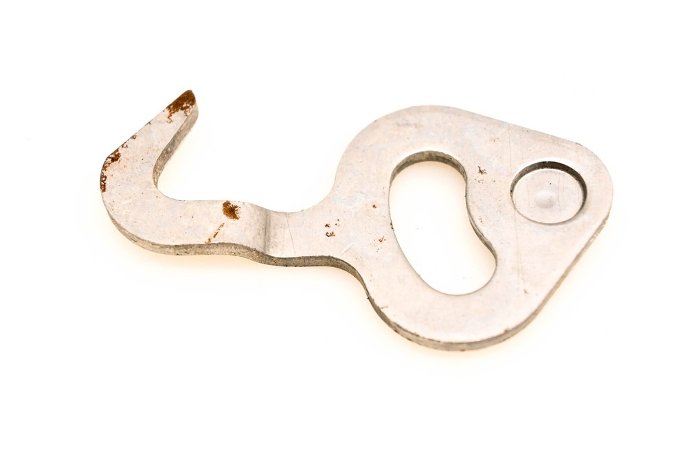 OMC 310425 Latch Hook NOS