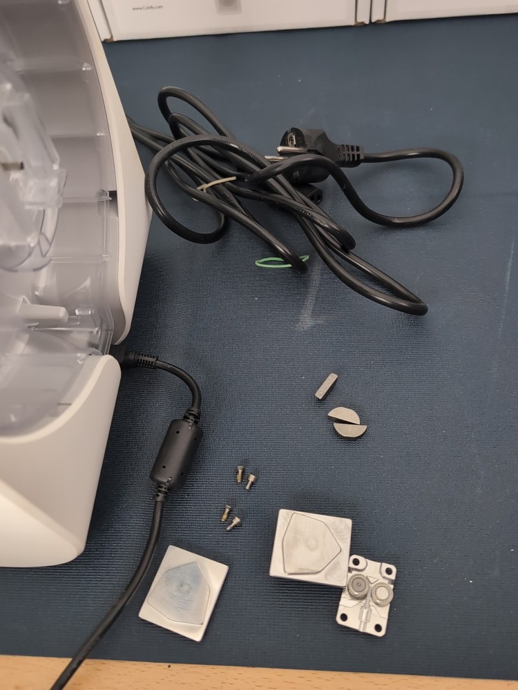 Cube 3D Printer Model 39220 White