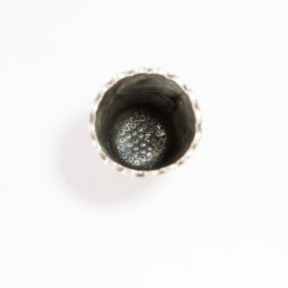 EARLY MEXICAN AESTHETIC STERLING SILVER THIMBLE FOLIATE APPLIED VINE & SCROLL