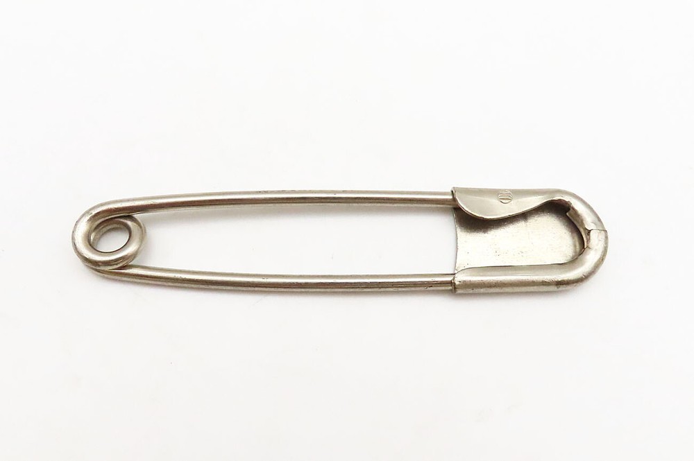 LARGE VINTAGE KI SAFETY PIN