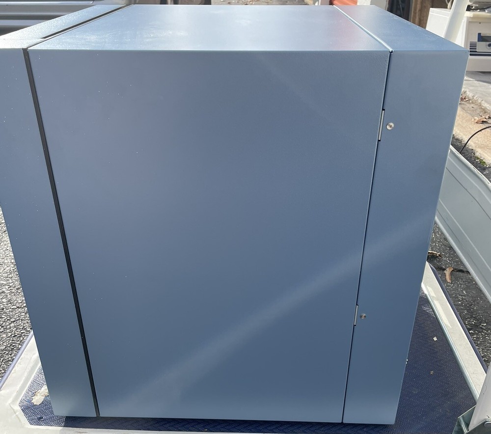 HELMER MLR102 LABORATORY COUNTERTOP 1.8cf REFIRGERATOR