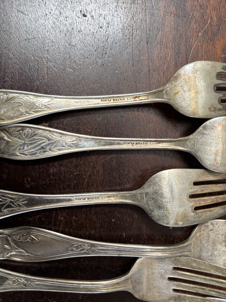Unity Silverplate Callalily Pattern Forks Set of 8