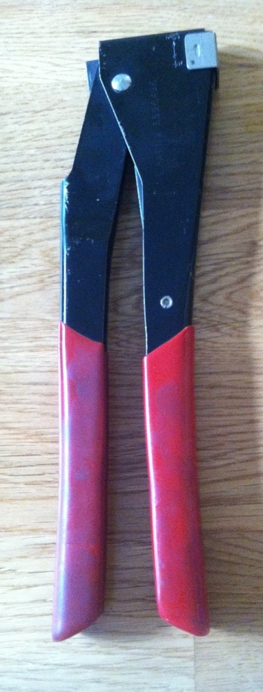 Craftsman Rivet Setting Tool - Pat No. 3,597,496