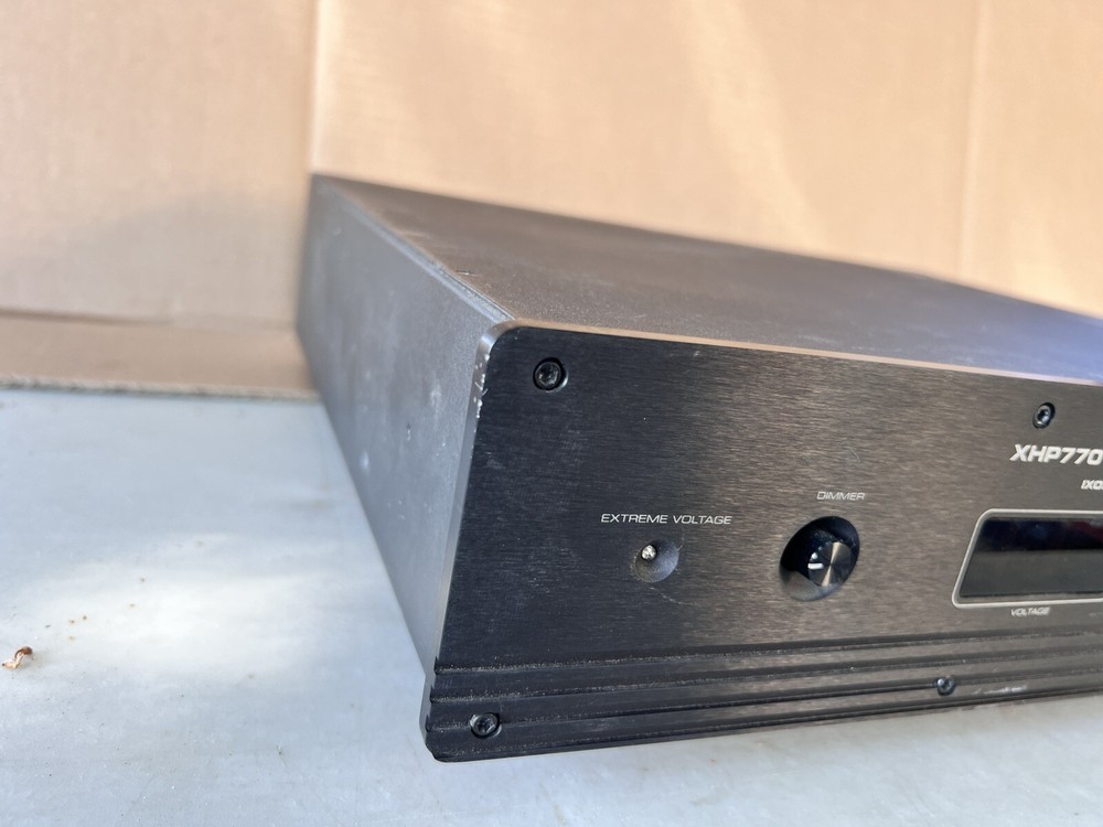 IXOS XHP770 Professional Power Conditioner & Surge Protector