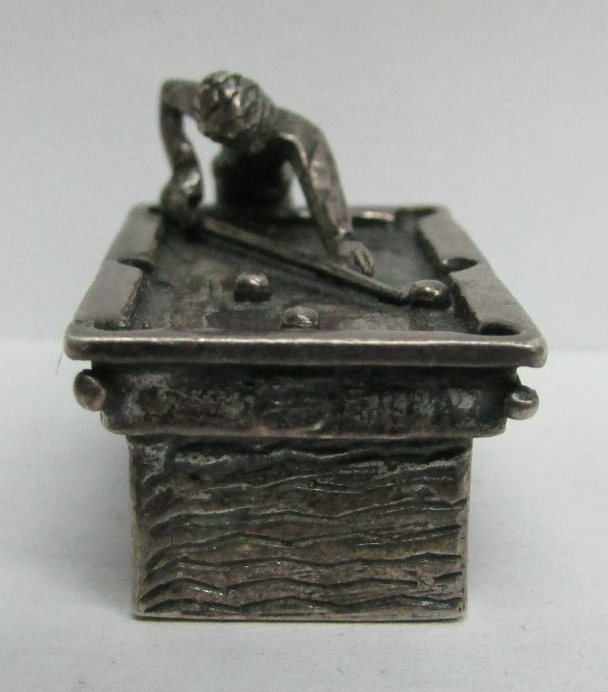 GREAT COLLECTABLE STERLING SILVER MINIATURE POOL TABLE & PLAYER