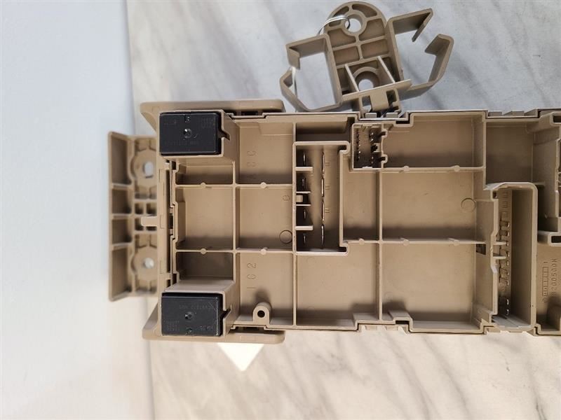 Fuse Box Cabin Fits 2011 Forester 576835