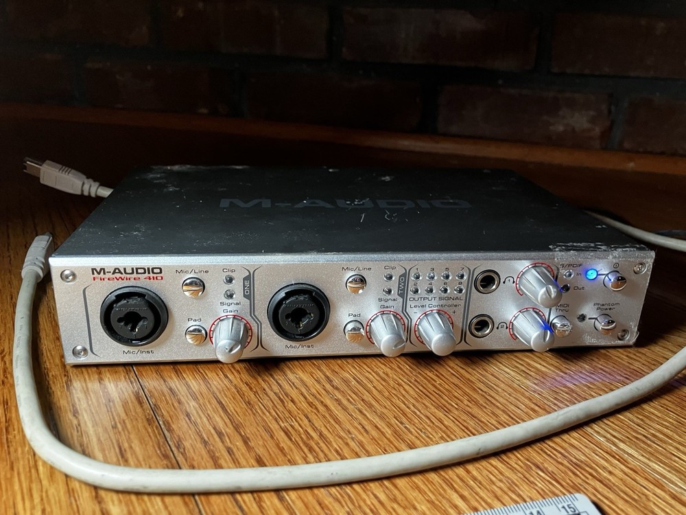 M Audio FireWire 410 interface with power supply