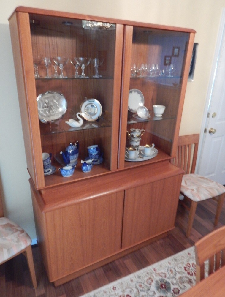 Nordic Mid century Teak Display Case China Cabinet Console Server MCM