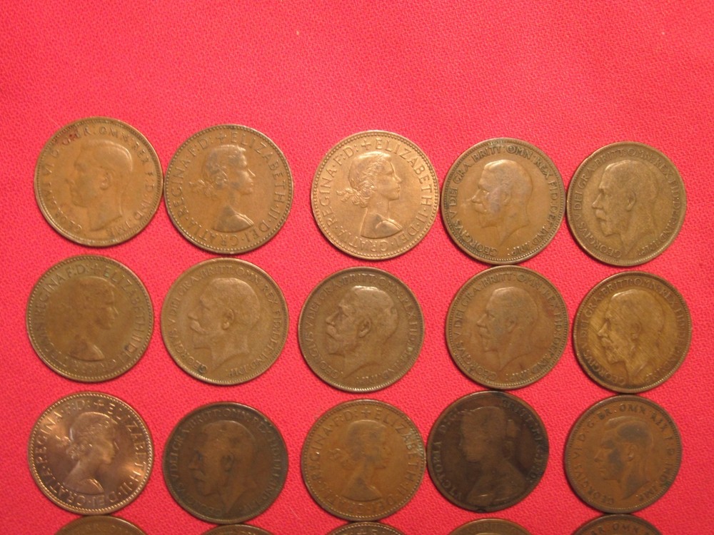 GREAT BRITAIN, LARGE HALF PENNY LOT, 20 DIFFERENT DATES (#303E)