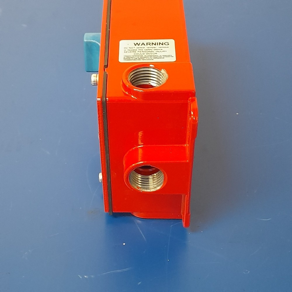 HONEYWELL Cable Pull SAFE Switch 2NC/2NO 24Vdc LED