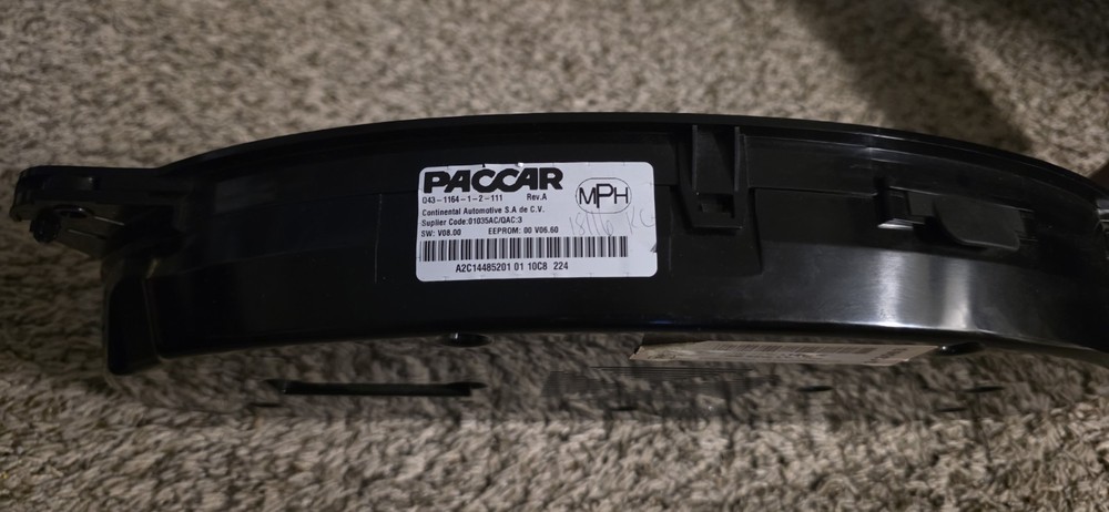 KENWORTH T680 2016: Instrument Cluster