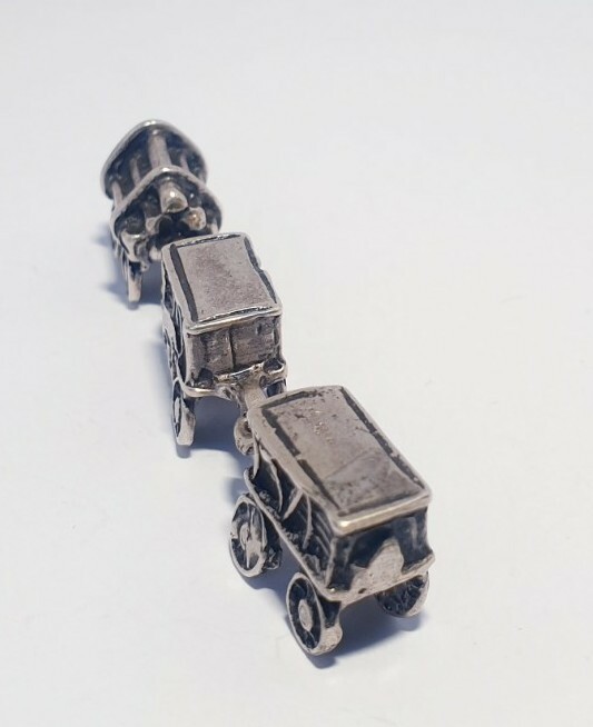 Vintage Solid Silver Italian made miniature of a Train Chain. Read Description!