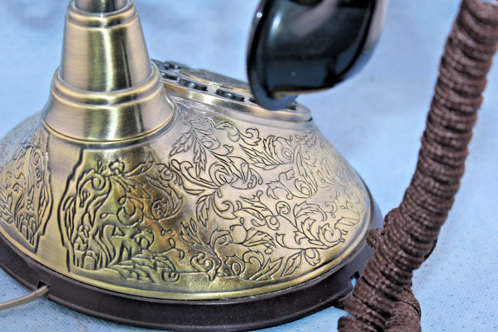 FRENCH STYLE PARAMOUNT DESK TELEPHONE SET