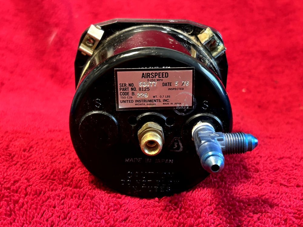 UNITED INSTRUMENTS TRUE AIRSPEED INDICATOR P/N 8125 CODE B.229