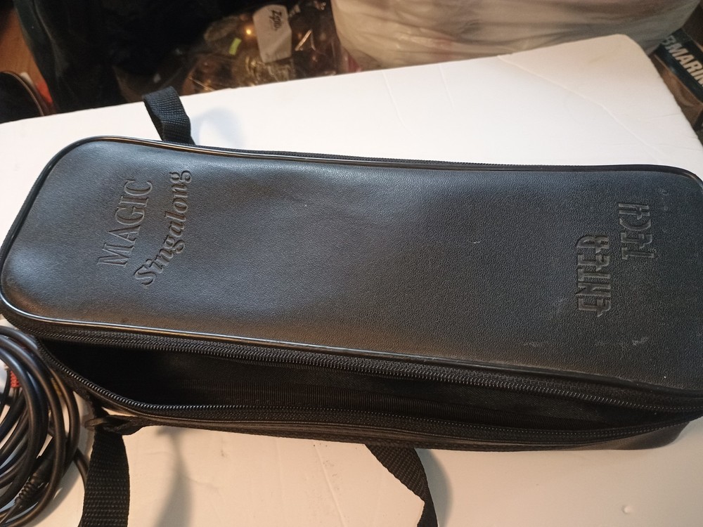 Magic Singalong Eg + Case & Cables