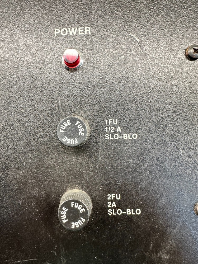 ULTRATECH RACKMOUNT POWER DISTRIBUTION CONTROLLER 010-2161