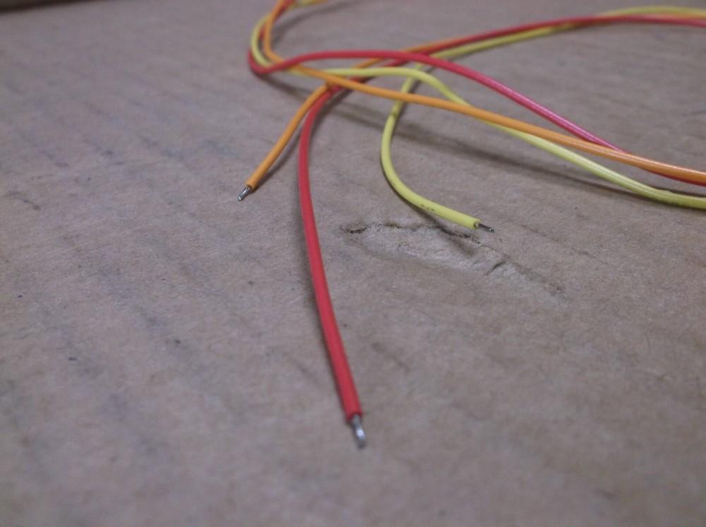 Quantity 10) EE-1005 Omron NEW Micro Photoelectric Sensor Switch Cable EE1005 *