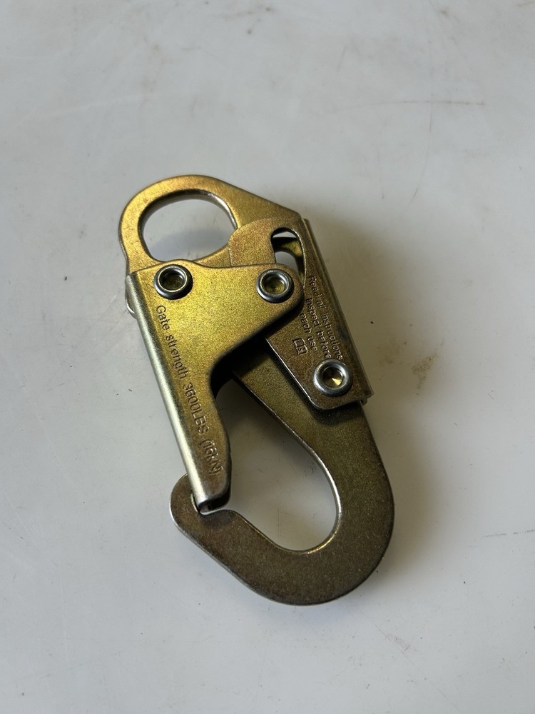 Safety snap hook for fall protection