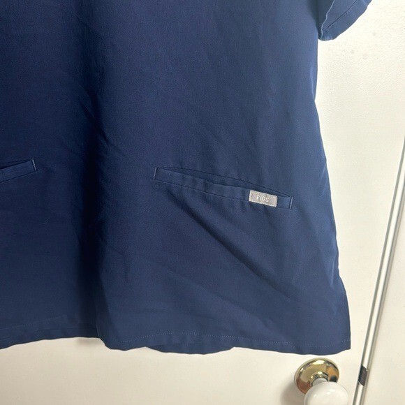 Figs Casma Three-Pocket Scrub Top Navy Blue Size Large