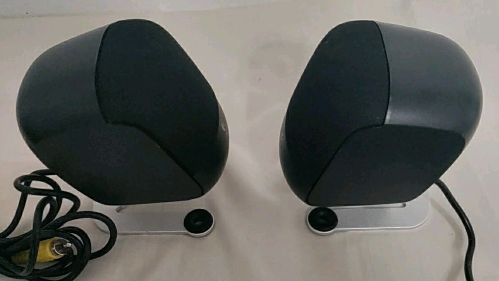 2 Logitech Z-640 Computer System Speakers Yellow & Blk Tested Read Description