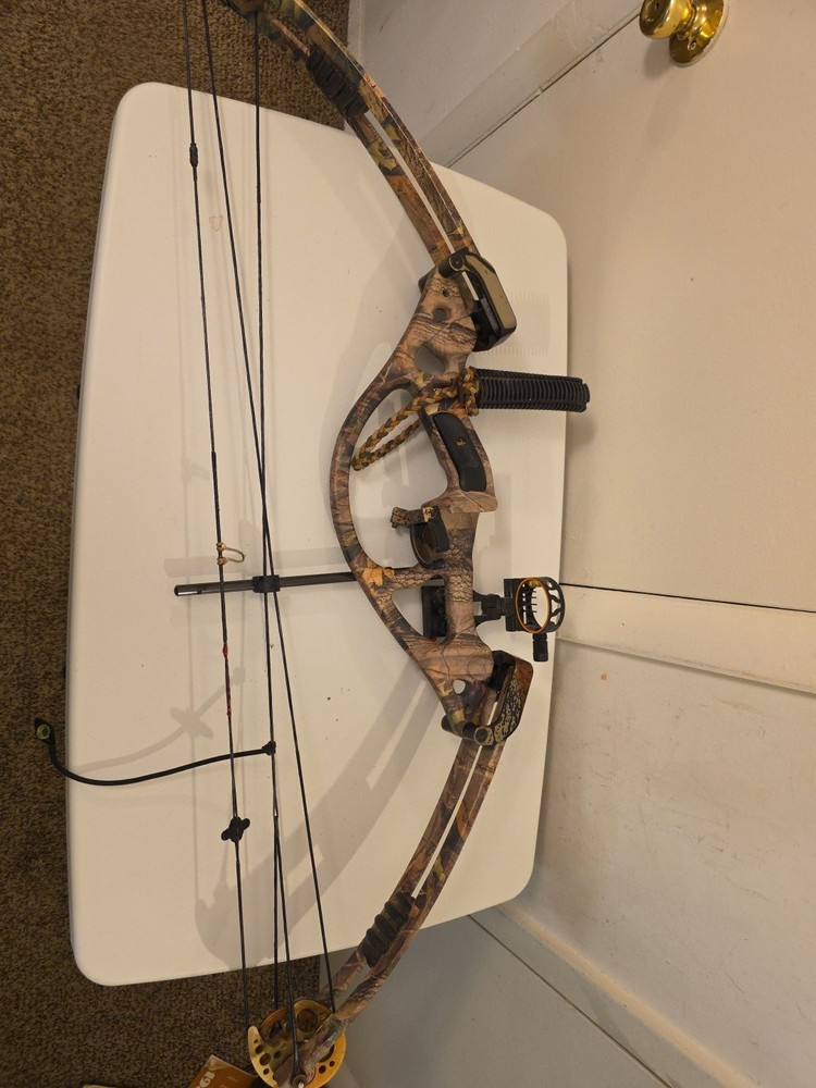 Reflex Excursion Compound Bow Weight 40-50 String 49 W/ Soft Case Camo Tru Fire