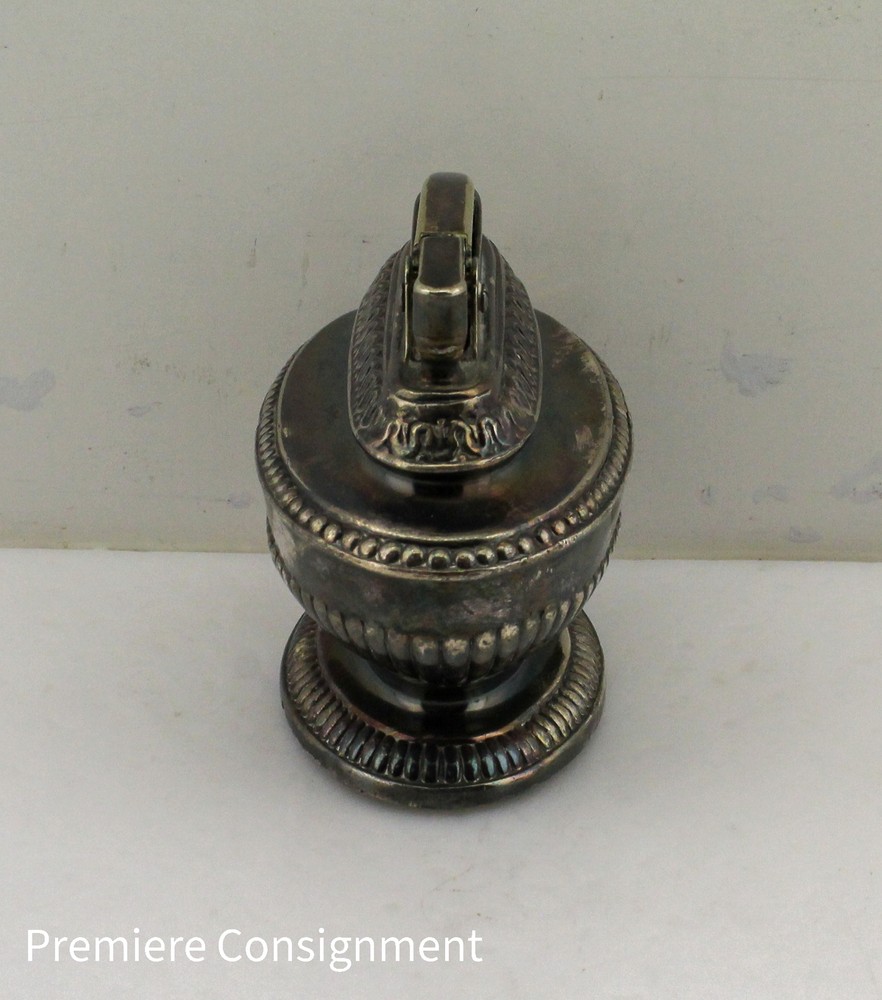 Vintage Ronson Queen Anne table top lighter